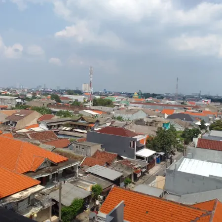 The Square Surabaya - Apartemen Service - King Bed Suite for 2 - Netflix & WiFi - Near Kampus Petra