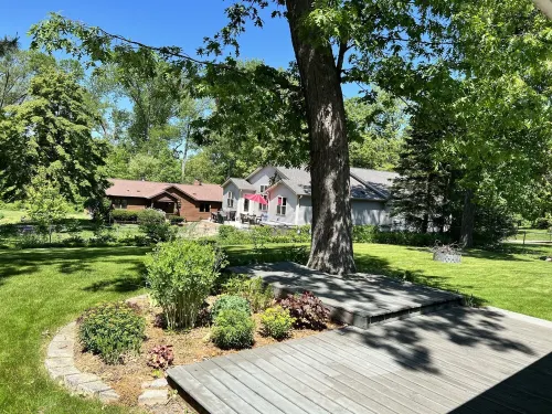 Beautifully Styled, Mid Century Modern, Family Friendly Lake Mills House! Các khách sạn ở Jefferson County