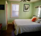Vibrant 2 Bedroom Home, Conveniently Close To The New River Gorge National Park.