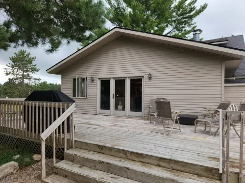 Spacious Family Farmhouse Hotels in Alanson
