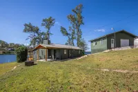 Janmother's Cabin, easy walk to The Social on Lake Martin, Castaway Island