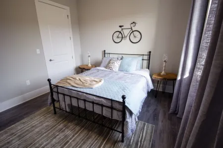 Bluff Walk Retreat - Downtown Lynchburg Отели рядом с достопримечательностью «Академи Сентер оф Артс»