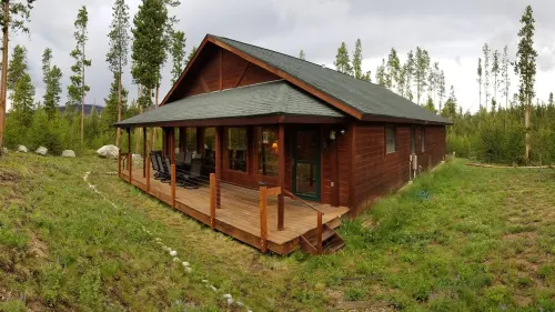 Embrace the fall colors! Book now before it's too late!