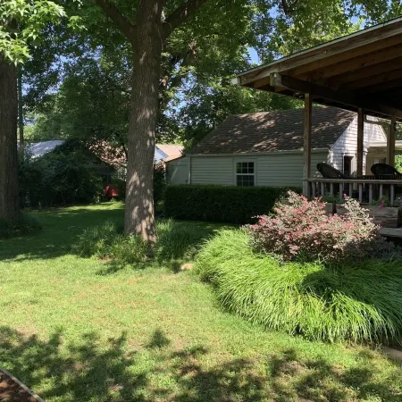 Charming and Cozy Stone Cottage Near Tulsa Expo Square and Downtown