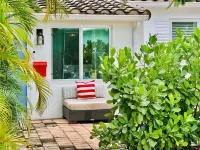 Private centrally located Fort Lauderdale cottage