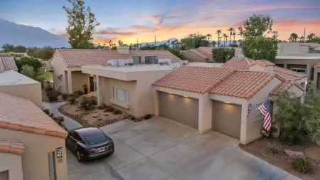 Amazing Desert Getaway! Отели рядом с достопримечательностью «Обсерватория Ранчо Мираж Лайбрари &»