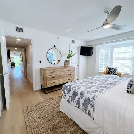 BEAUTIFULLY DESIGNED OCEANFRONT CONDO