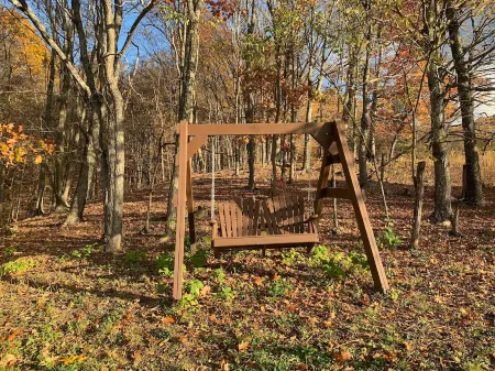 Glamping in the Tiny House with a Huge View Отели рядом с достопримечательностью «Humpback Bridge»