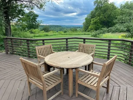 Elegant country retreat near Spring Green w expansive views of Driftless Region