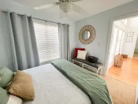 Relaxing Waterfront Canal Home in Treasure Island Hotels near BEES