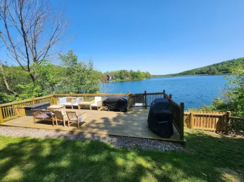 All Decked Out-NEW Lakefront!-Sleeps 6-Close to Colgate!