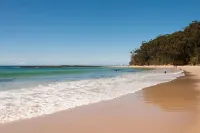 Mollymook Fantastic Beach House - 6 minutes walk to the Beach & Pet Friendly - 3성급