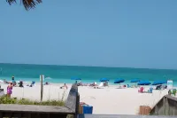 2 Br / 2 Ba 1st Floor Poolside Condo in Englewood /Manasota Key Fl Best Location Hoteles en Englewood