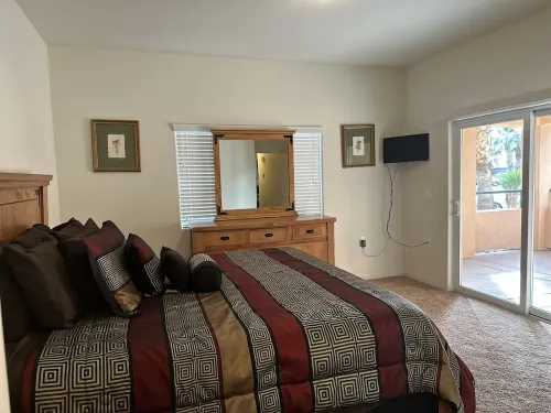 Mesquite Treat / 3 Bedroom-2Bath / Location, Location, Location
