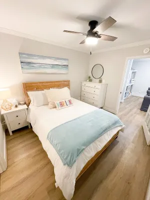 Cozy clean apartment in the heart of Leonardtown!