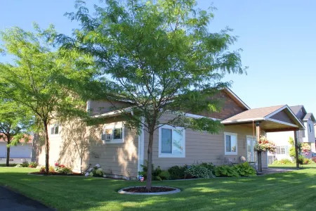 Close To Everything! Well Equipped, Centrally Located House Near Coeur D'alene. Отели рядом с достопримечательностью «Dr. Cher Jacobsen, MD»