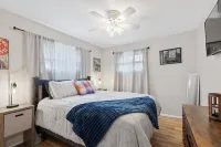 All Things Marion-Pet Friendly-Fenced Yard