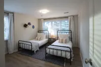 Centrally Located DoCo Oasis