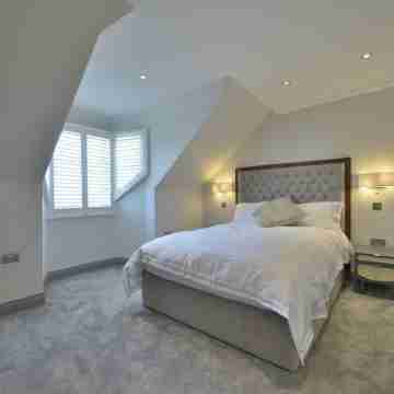 St Andrews 5 Star Luxury Villa,  Garden SPA HotTub, Sauna, Steam Room & parking Rooms