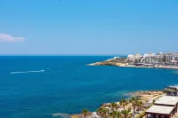 Islet Promenade Seafront Penthouse With Private Hot Tub