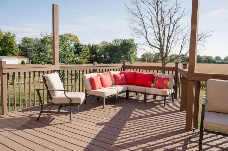 Yellow Spring’s Estate on 68 + Pet Friendly