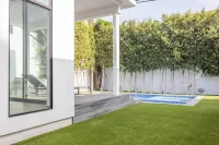 5 BED LUXURY HOME W/ POOL&BBQ Hotels near Sony Pictures Plaza