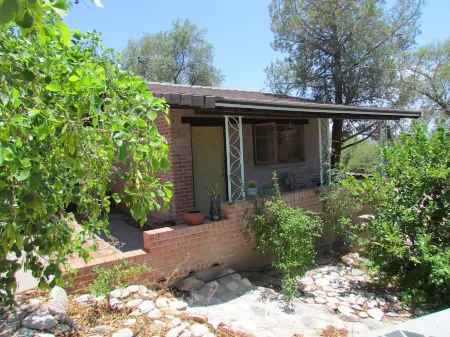 Isabels House - Cozy Desert Retreat Отели рядом с достопримечательностью «Tucson Clay Co-Op»