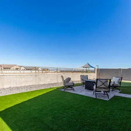 Queen Creek Putting Green & More