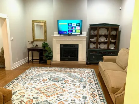 Bison Hall 7, no cleaning fee, near court square