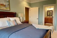 Creekview Manor - Dale Hollow Lake with amazing views only minutes to docks Hotels in Cumberland County