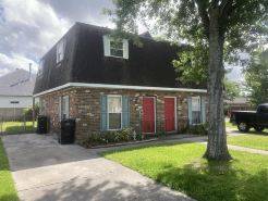 2 BEDROOM TOWNHOUSE NEAR FRENCH QUARTER