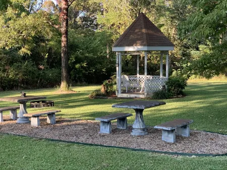 Beautiful, secluded ranch home with 3 bdrm and 2 bath