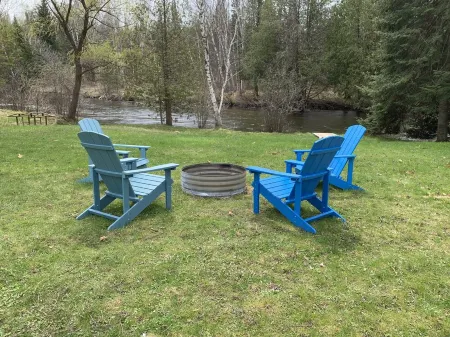 NEW Boardman River House with a Hot Tub