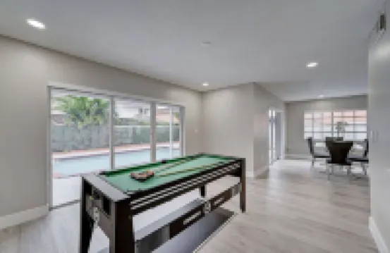 Modern cozy home! Single Family with game room, Pool & Patio.