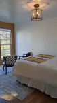 2-Bedroom Tiny Home with full kitchen, laundry, wifi, and beautiful pond views