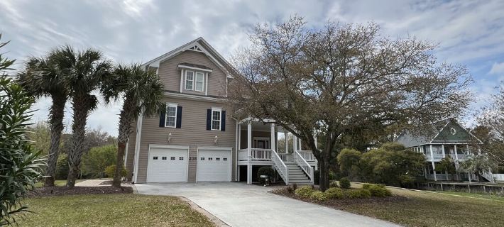 Stunning, Family sized, fully furnished home with pool at Spinnaker's Reach. Hotels in Emerald Isle