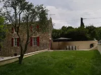 HOLIDAY HOUSE "Lou Mazet d'Aqui" Hotels in Chamaret