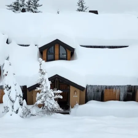 Steps to Skiing in Deer Valley!  Sleeps 6!