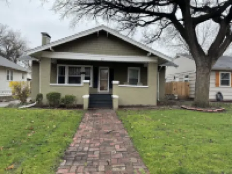 The Guide house! Beautiful 2 bedroom close to the fairgrounds and the College