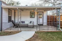 *NEW* Fort Worth 2bd/2bth Home West of Downtown FW Hotels near Kids Foot Locker
