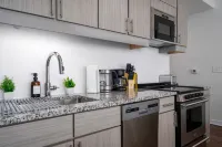 Chic Downtown Studio Oasis w/ Private Balcony