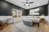 NEW! 6 Bedrooms, Indoor & Outdoor Pools, Hot Tub, Game Rm, Theater Rm, Lake View