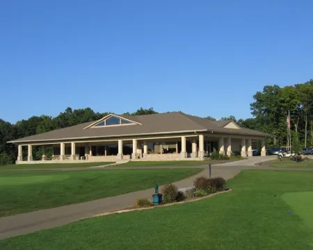 Apple Valley Lake, Pool and Beaches!  Guest Passes available for a fee! Hotels in Howard Township