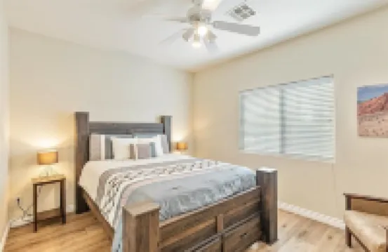 Vegas Hacienda 5B - Free Heated Pool+Spa, 15 Min to Strip