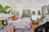 Lake Naomi Forest Oasis Retreat with Hot Tub & Lounging Galore