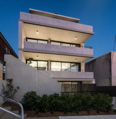 The Arden 5 Coogee. New Spacious Quiet Balcony Apartment, Meters to Beach - 公寓