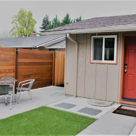 Relax & Enjoy Private Studio w/Courtyard