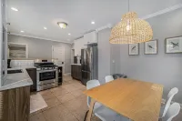 Updated Modern & Spacious 2 bed Apartment Near Everything!