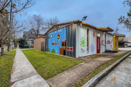 Lovely Midtown 1BD Apartment – Parking + Fast WiFi