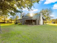 Brazos Riverfront Cabin - Near PK Lake & Rocker B Ranch!